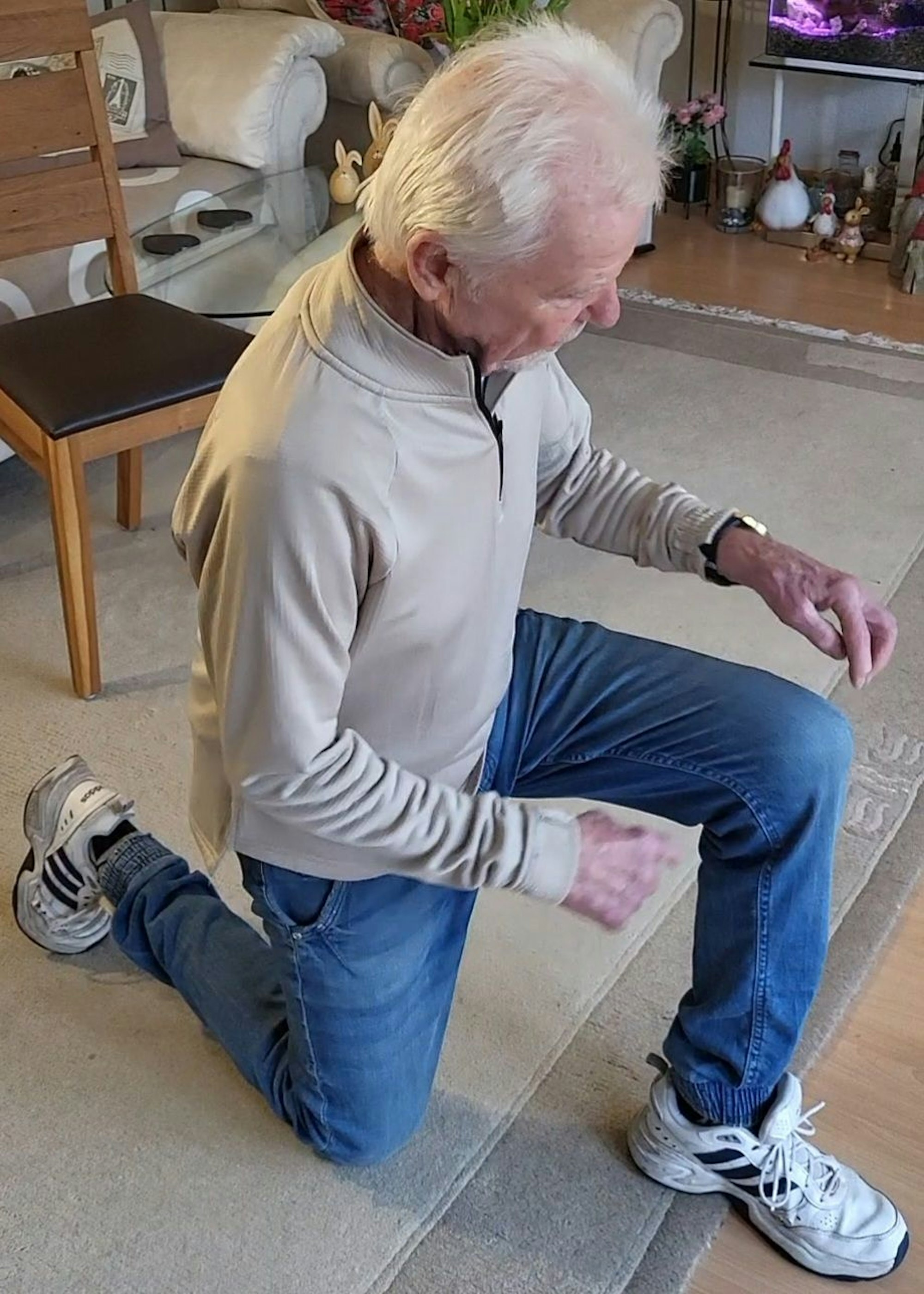 Wingen kniet sich hin.