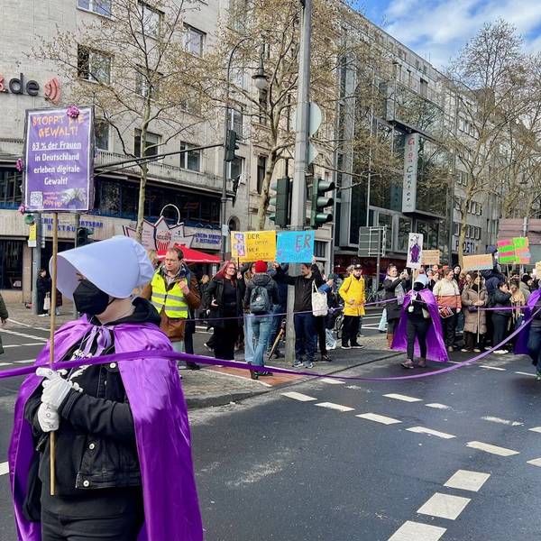 Köln, 28.3.2026: Teilnehmerinnen und Teilnehmer der Demo gegen patriarchale Gewalt.