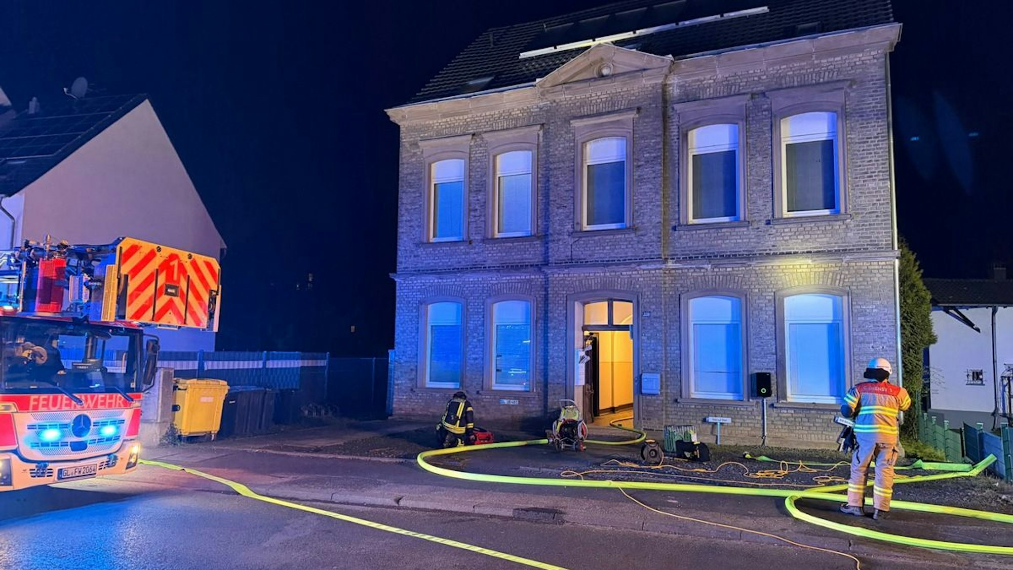 Feuerwehreinsatz in Wohnanlage in Bergisch Gladbach.