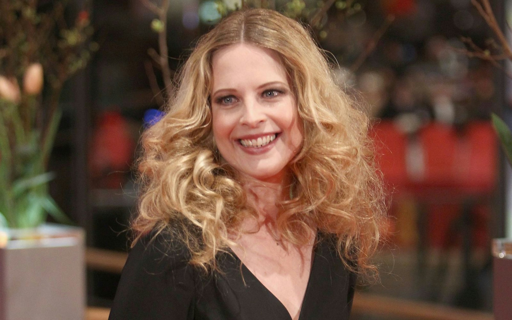 Diana Amft startete zunächst mit einer Ausbildung zur Justizfachangestellten, parallel dazu bewarb sie sich bei Schauspielschulen. Mit „Mädchen, Mädchen“ feierte sie ihren großen Durchbruch. (Bild: 2010 Getty Images/Andreas Rentz)