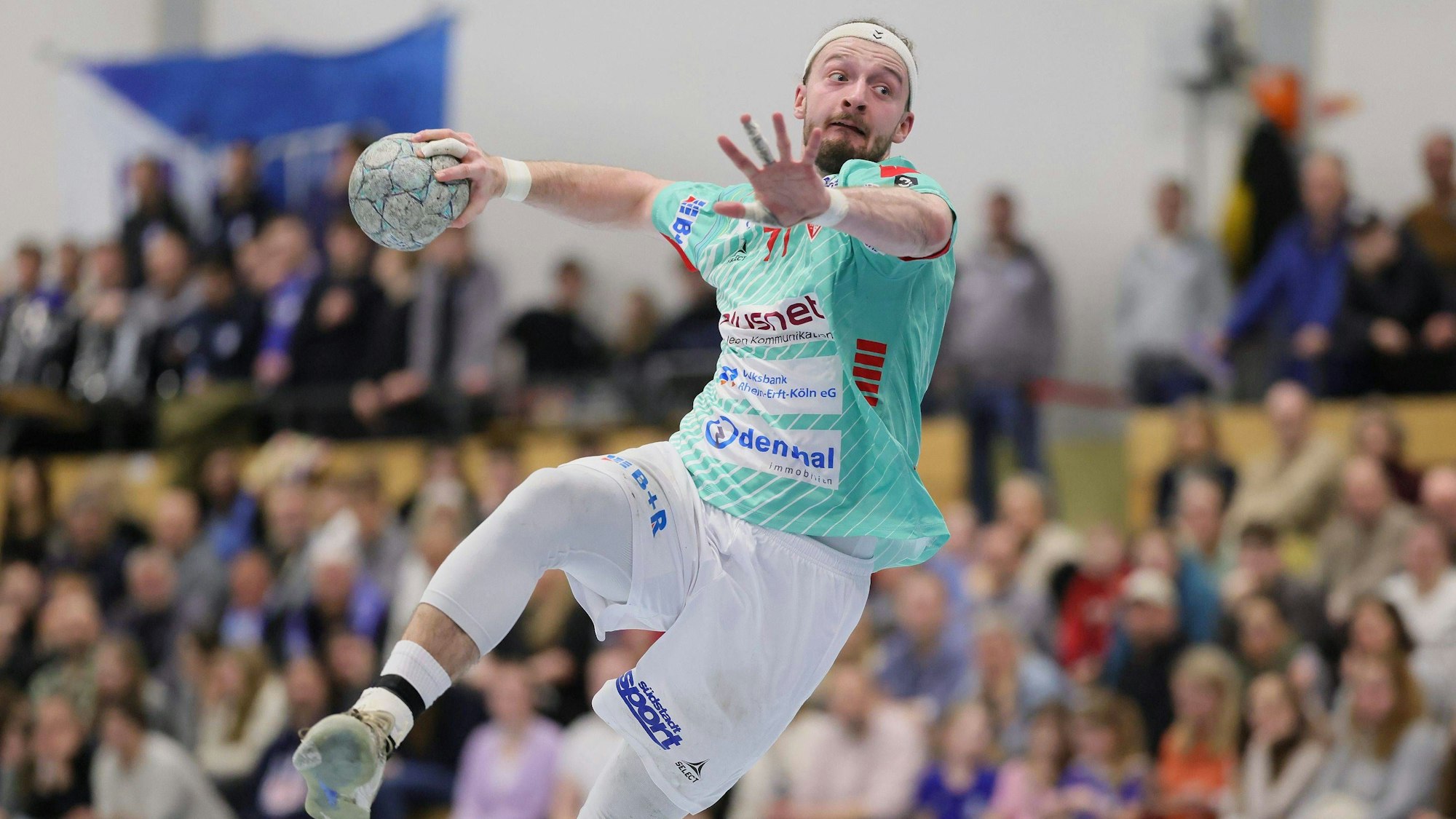 Deutschland - Kelkheim - Münster - 07.02.2026 / Handball - Hessen - 3. Liga - Staffel Süd-West - Herren Saison 2025/2026 20. Spieltag / TSG Münster blau - Longericher SC Köln ws / v.l. Jonas Kämper Longericher SC Köln - Nr. 77 TSG Münster - Longericher SC Köln *** Germany Kelkheim Münster 07 02 2026 Handball Hessen 3 Liga Staffel Süd West Herren Saison 2025 2026 20 Spieltag TSG Münster blau Longericher SC Köln ws v l Jonas Kämper Longericher SC Köln Nr 77 Sport TSG Münster Longericher SC Köln