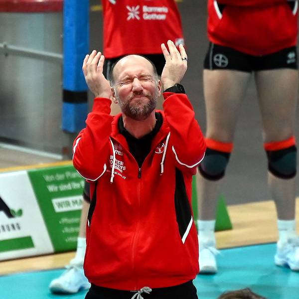 06.12.2025, Volleyball-Bayer Leverkusen-VFL Oythe
TR: Dirk Sauermann (Bayer)
Foto: Uli Herhaus