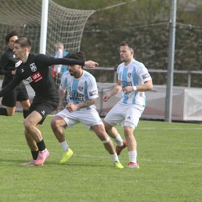 Saim Delkic (am Ball)