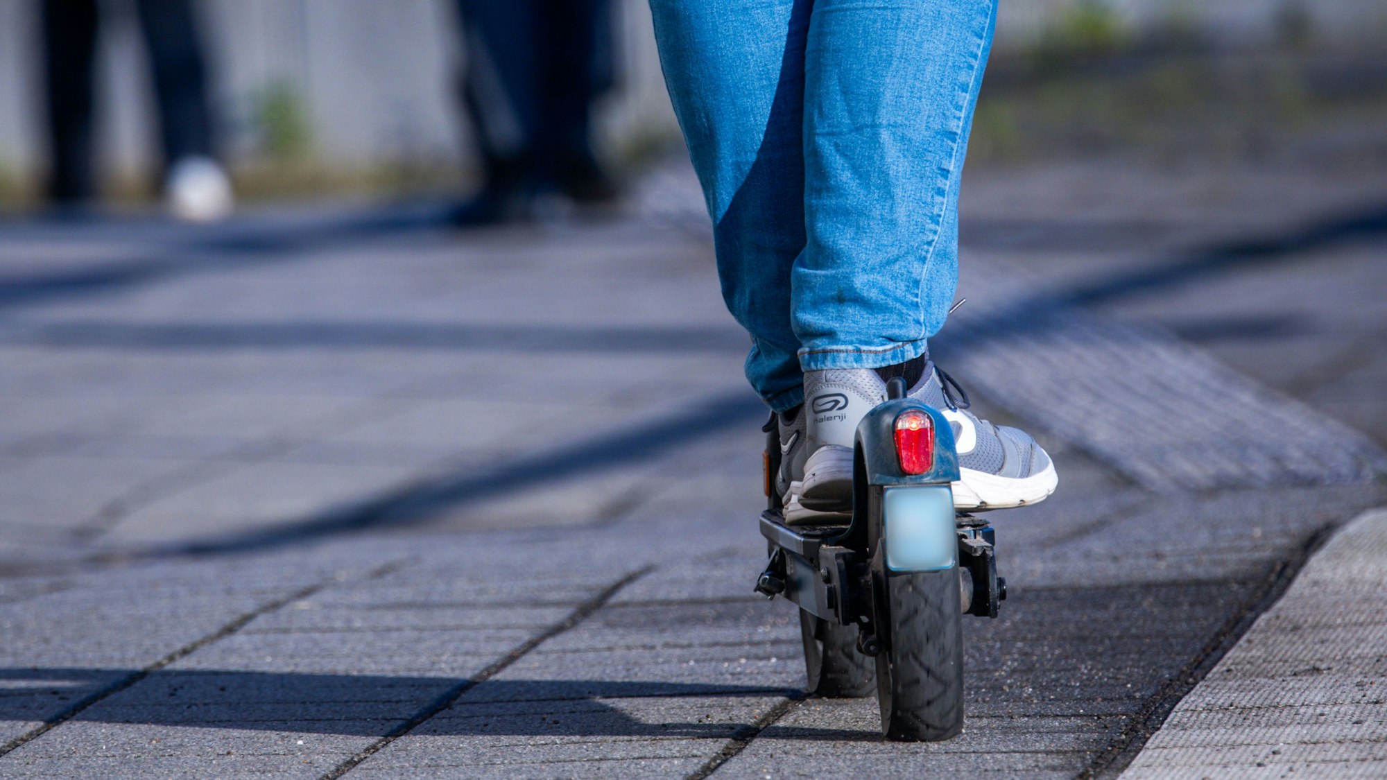 Ein 34-jähriger Mann versuchte eine E-Scooter zu stehlen.