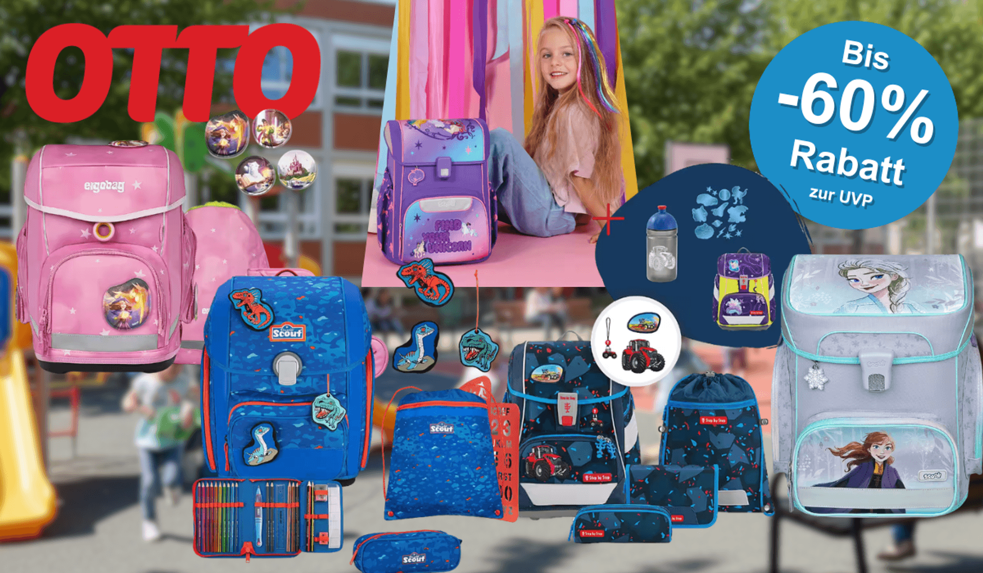 Schulranzen von beliebten Marken wie Scout, Step by Step, Ergobag, Scooli vor einer Schule im Hintergrund.