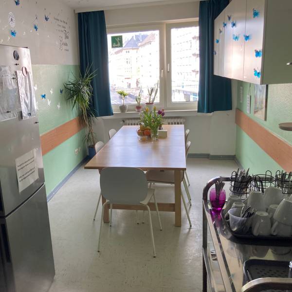 So sieht ein Aufenthaltsraum im Diakoniehaus der Krankenwohnung am Salierring aus.