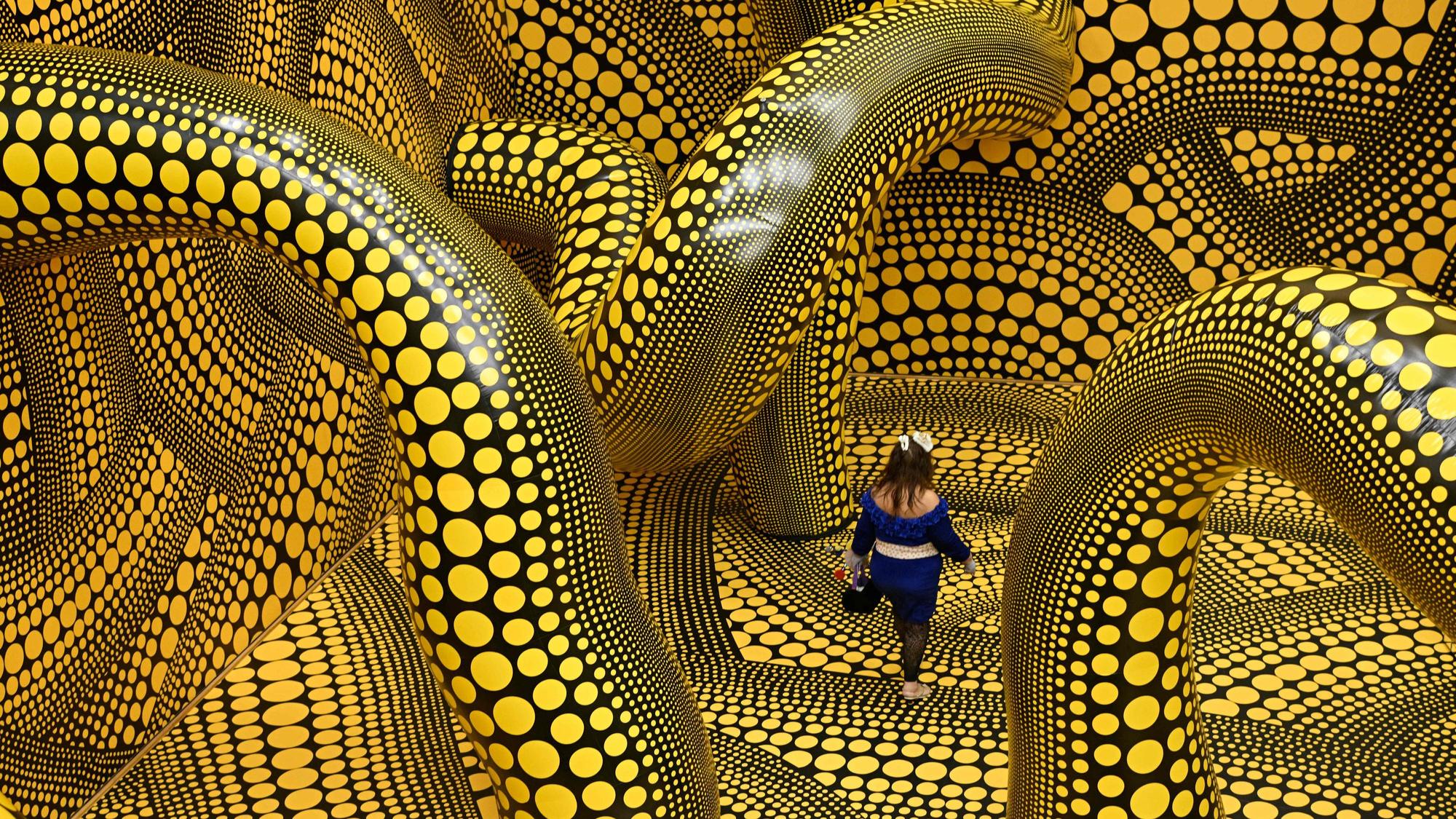 Die Installation Infinity Mirrored Room ist aktuell im Museum Ludwig zu sehen. Die Sonderausstellung „Yayoi Kusama“ läuft seit dem 14. März und geht bis zum 2. August.