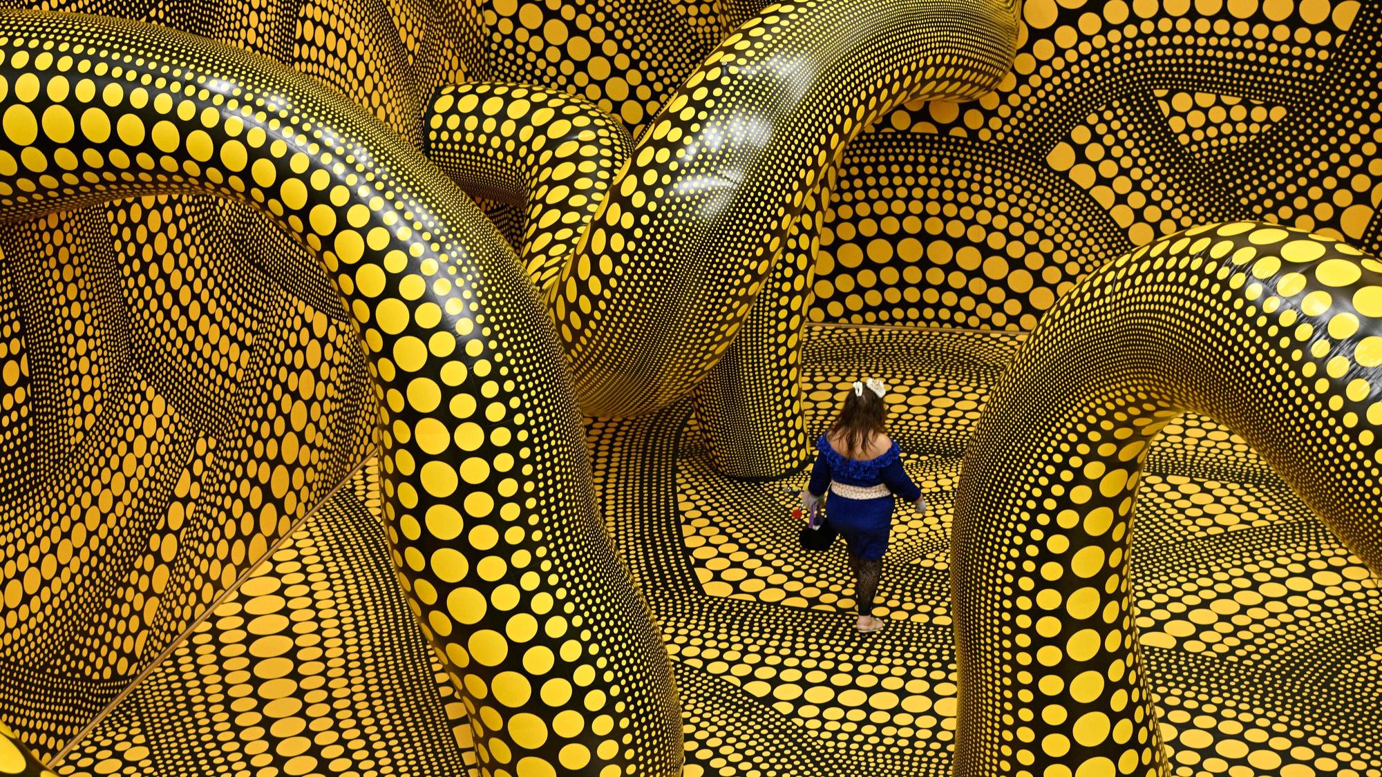 „Infinity Mirrored Room“ von Yayoi Kusama in Köln