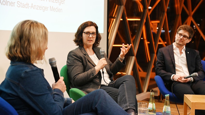 26.03.2026 Köln. Medizintalk zum Thema Gürtelrose im Domforum mit Beate Müller und Nils Vogel. Moderation Claudia Lehnen. Foto: Alexander Schwaiger