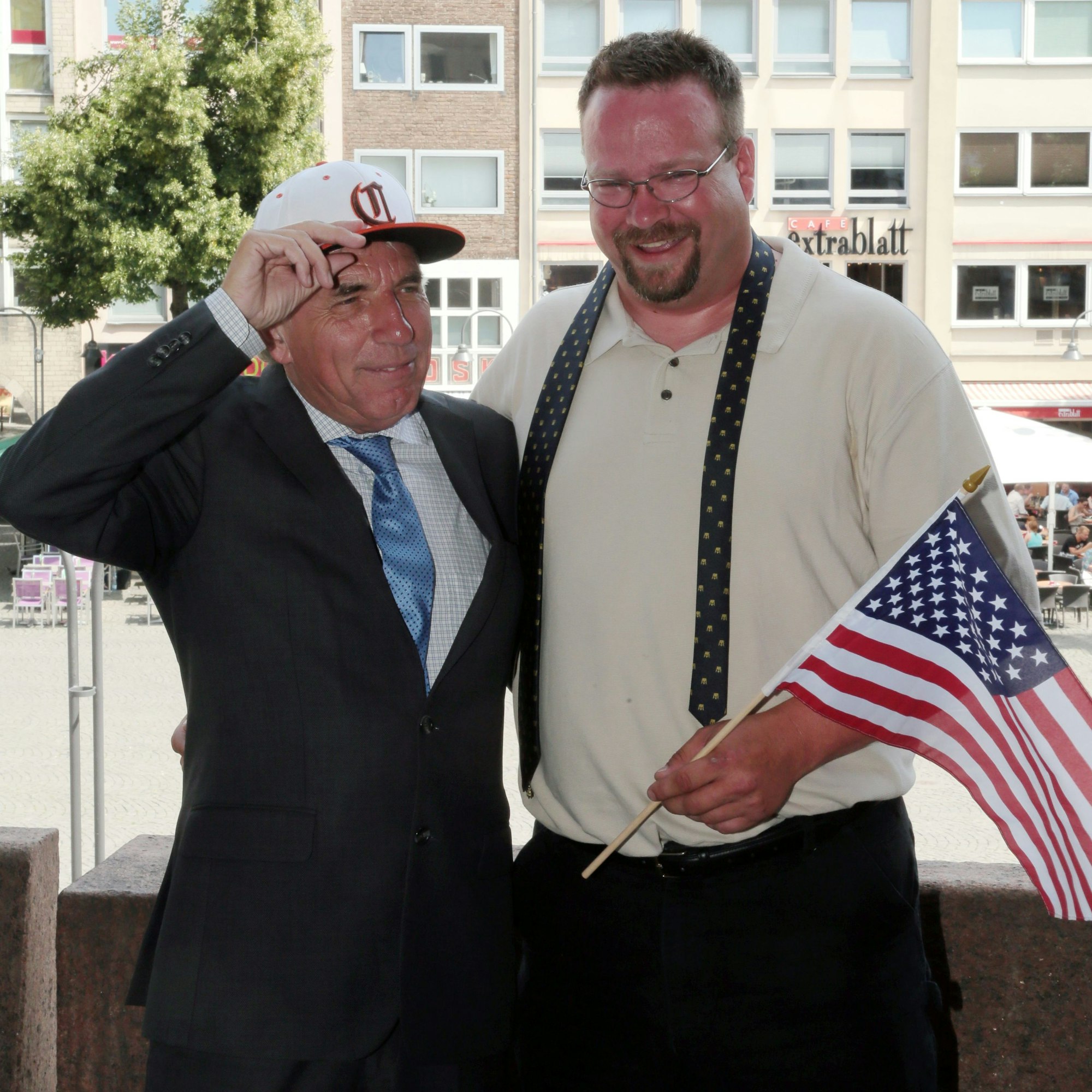 2014-07-18 Roters mit Bürgermeister von Cologne, Minnesota Copyright: Max Grönert
