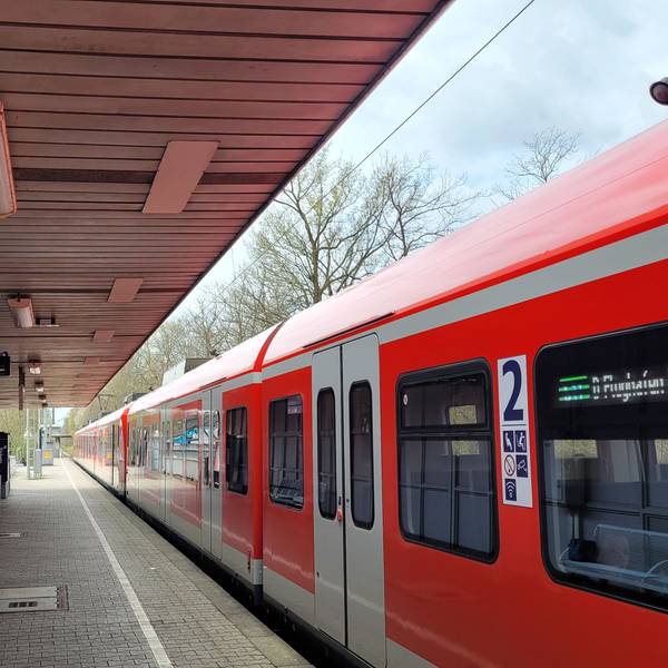 Das Foto zeigt den Bahnhof Duckterath