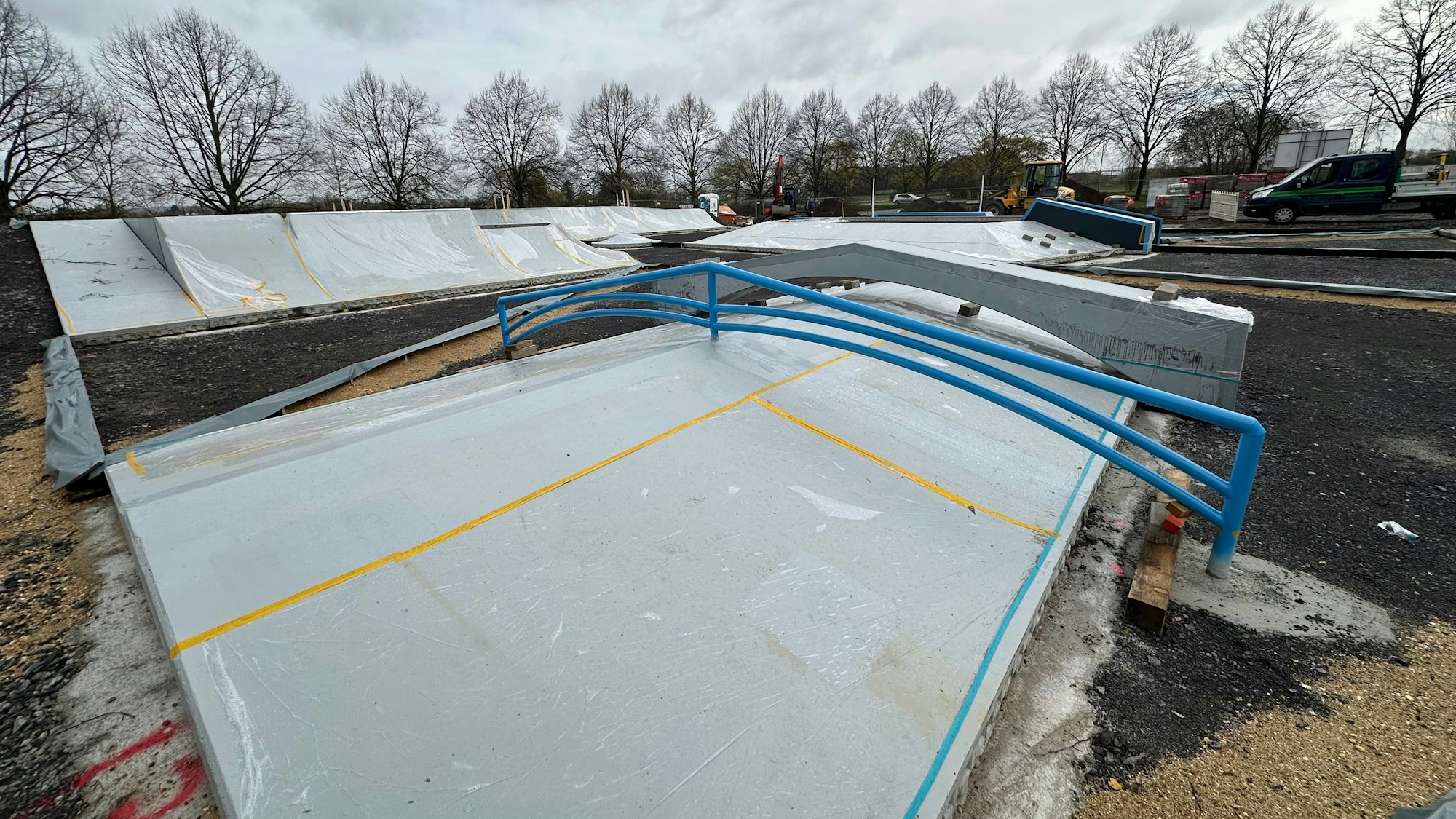 Unterschiedliche Elemente finden sich im Skatepark.