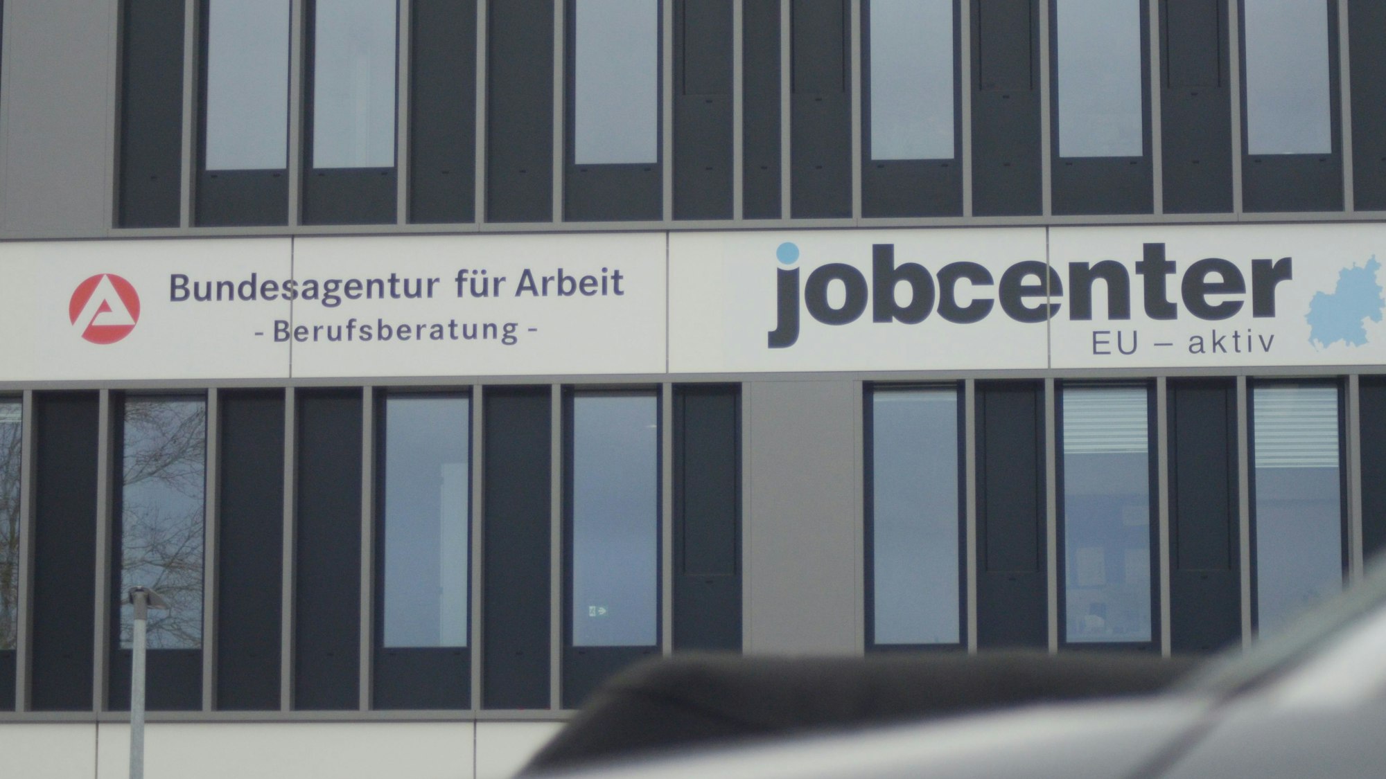 Das Jobcenter Eu-aktiv und die Berufsberatung der Agentur für Arbeit nutzen in Euskirchen ein Gebäude.
