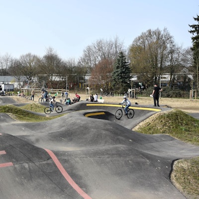 Das Foto zeigt einen Pumptrack.