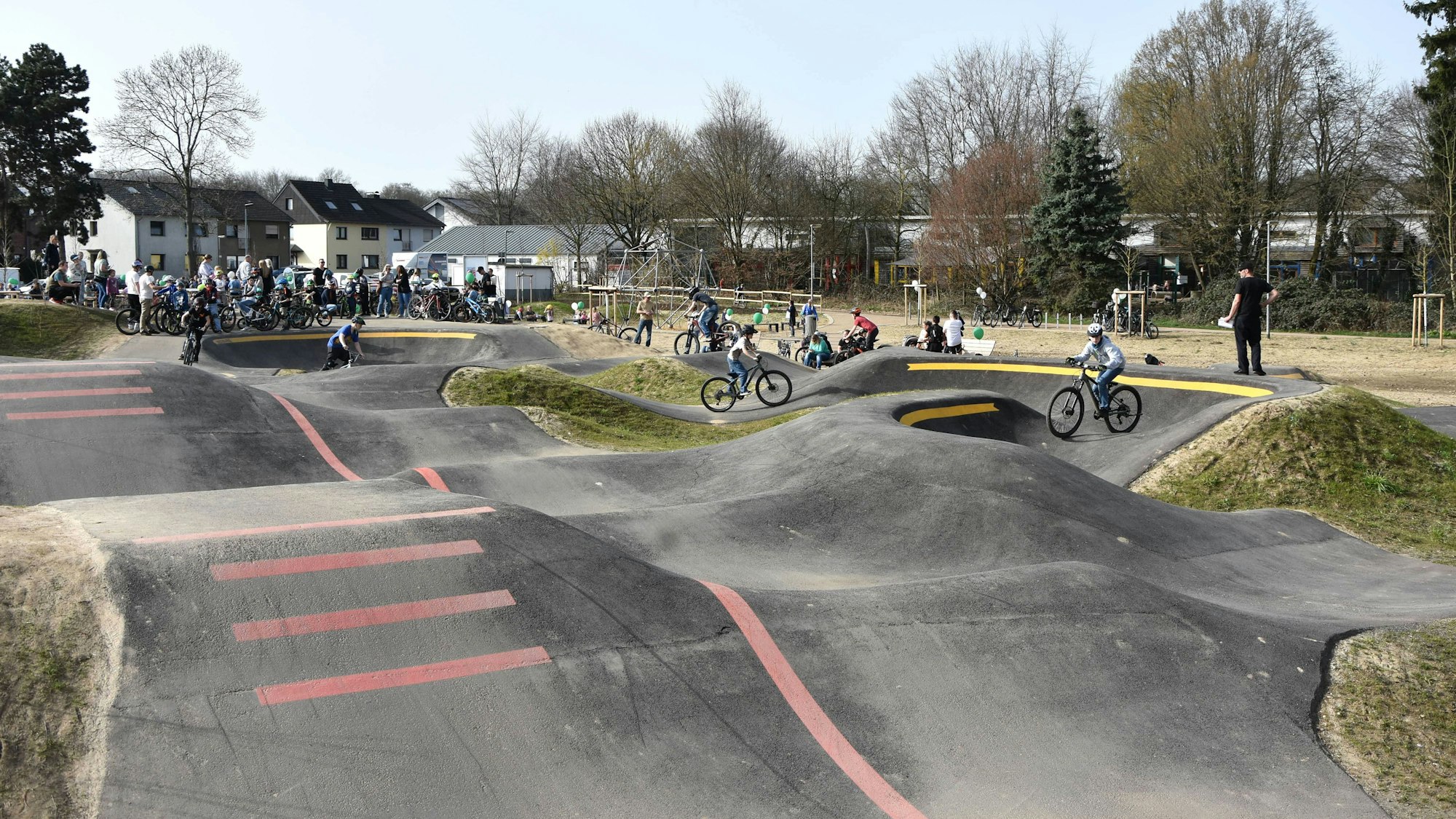 Das Foto zeigt einen Pumptrack.