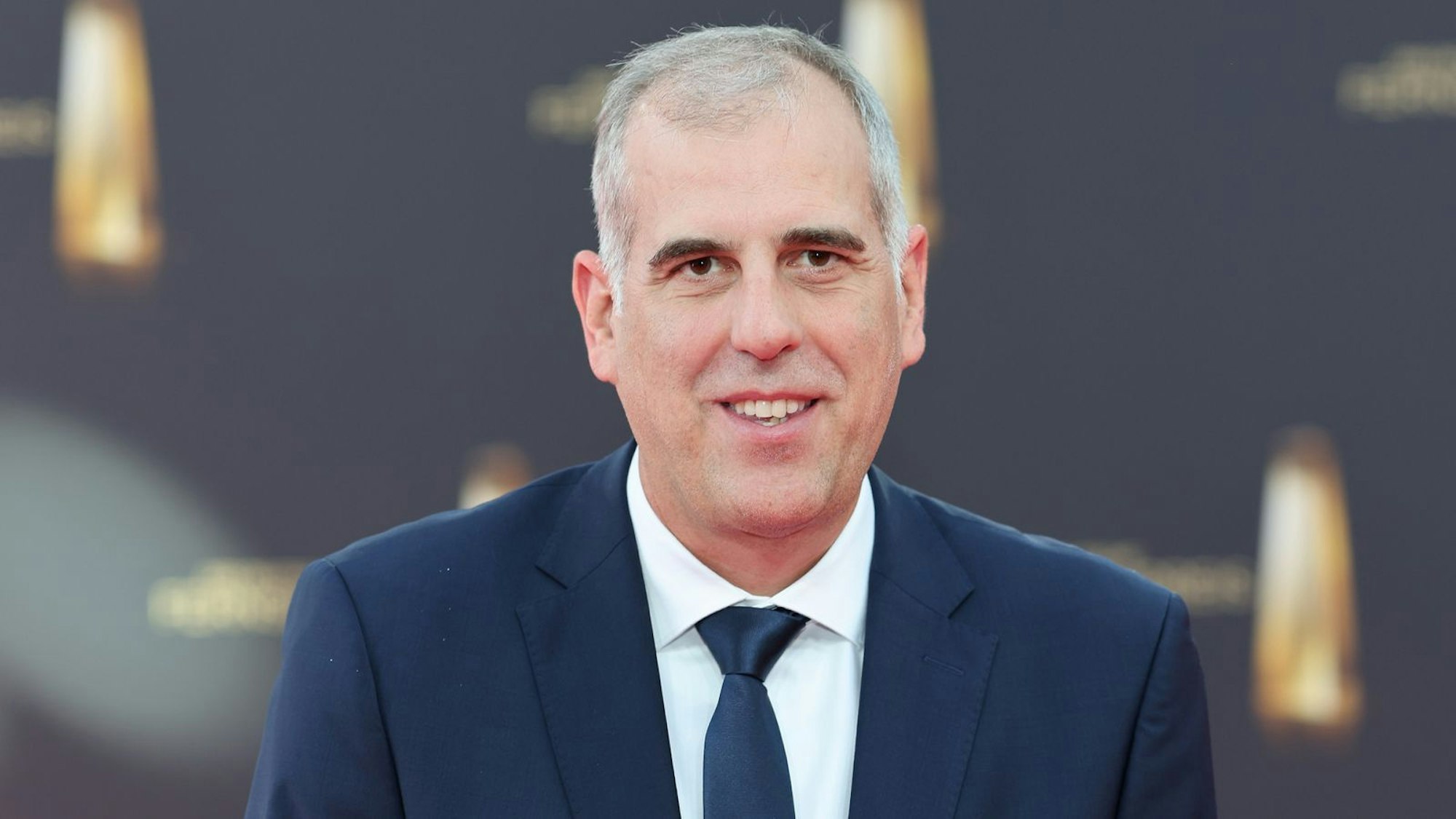 RTL-Deutschland-CEO Stephan Schmitter hat in einem aktuellen Interview unter anderem über Gil Ofarims Dschungel-Sieg und Stefan Raab gesprochen. (Bild: 2025 Getty Images/Joshua Sammer)