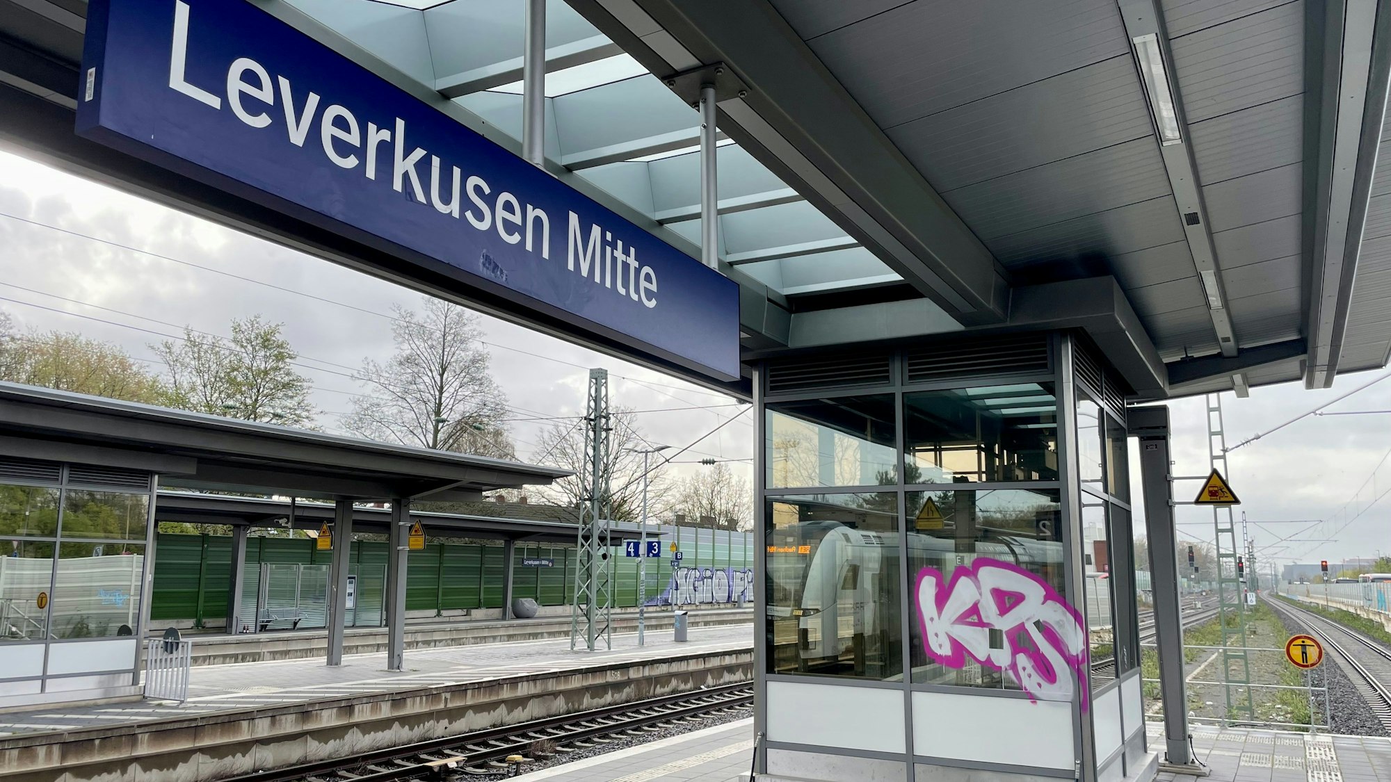 Graffiti-Schmierereien sind auf nahezu allen Bahnhöfen ein Problem.
