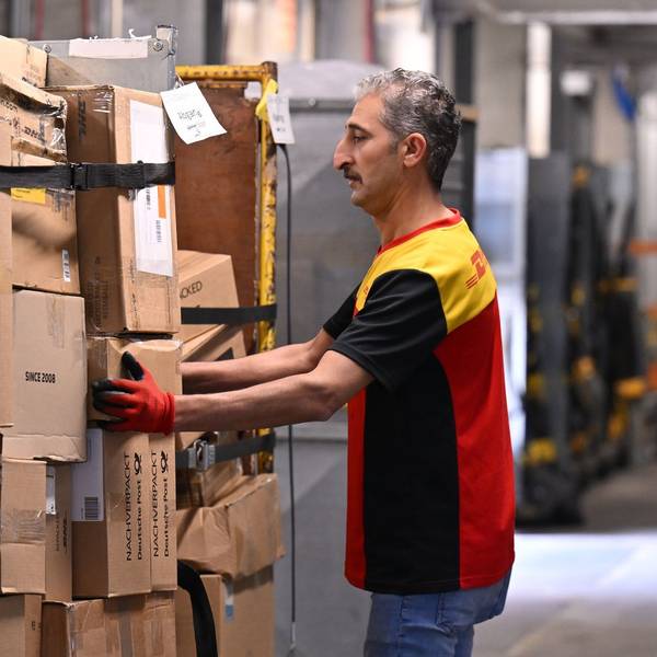 Arbeitnehmer aus Syrien bei DHL