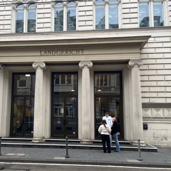 Eingang des Bonner Landgerichts.