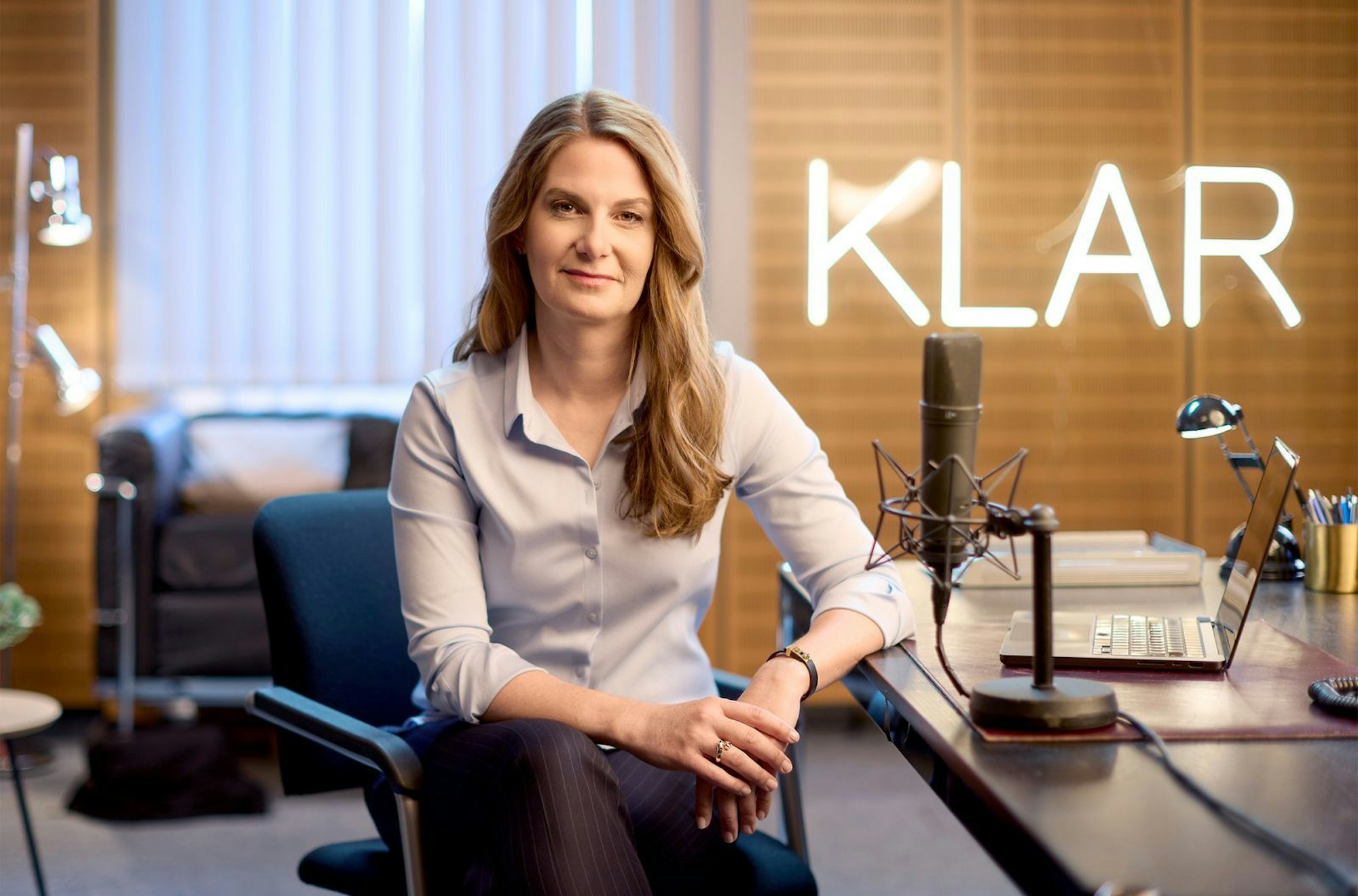 Das Reportage-Format „KLAR“ wird im Wechsel von NDR und BR produziert und im Wechsel von Tanit Koch (Bild) und Julia Ruhs moderiert. (Bild: NDR/ Hendrik Lüders)