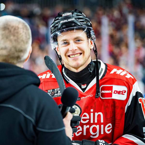 Jan Luca Sennhenn lächelt nach dem Spiel.