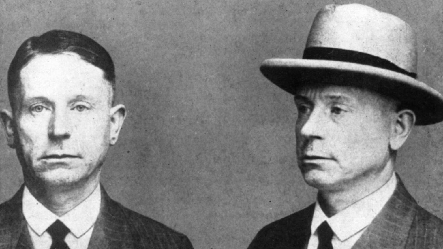 Der Serienmörder Peter Kürten nach seiner Verhaftung 1931: Das Polizeifoto zeigt einen gut gekleideten, freundlichen Mann.