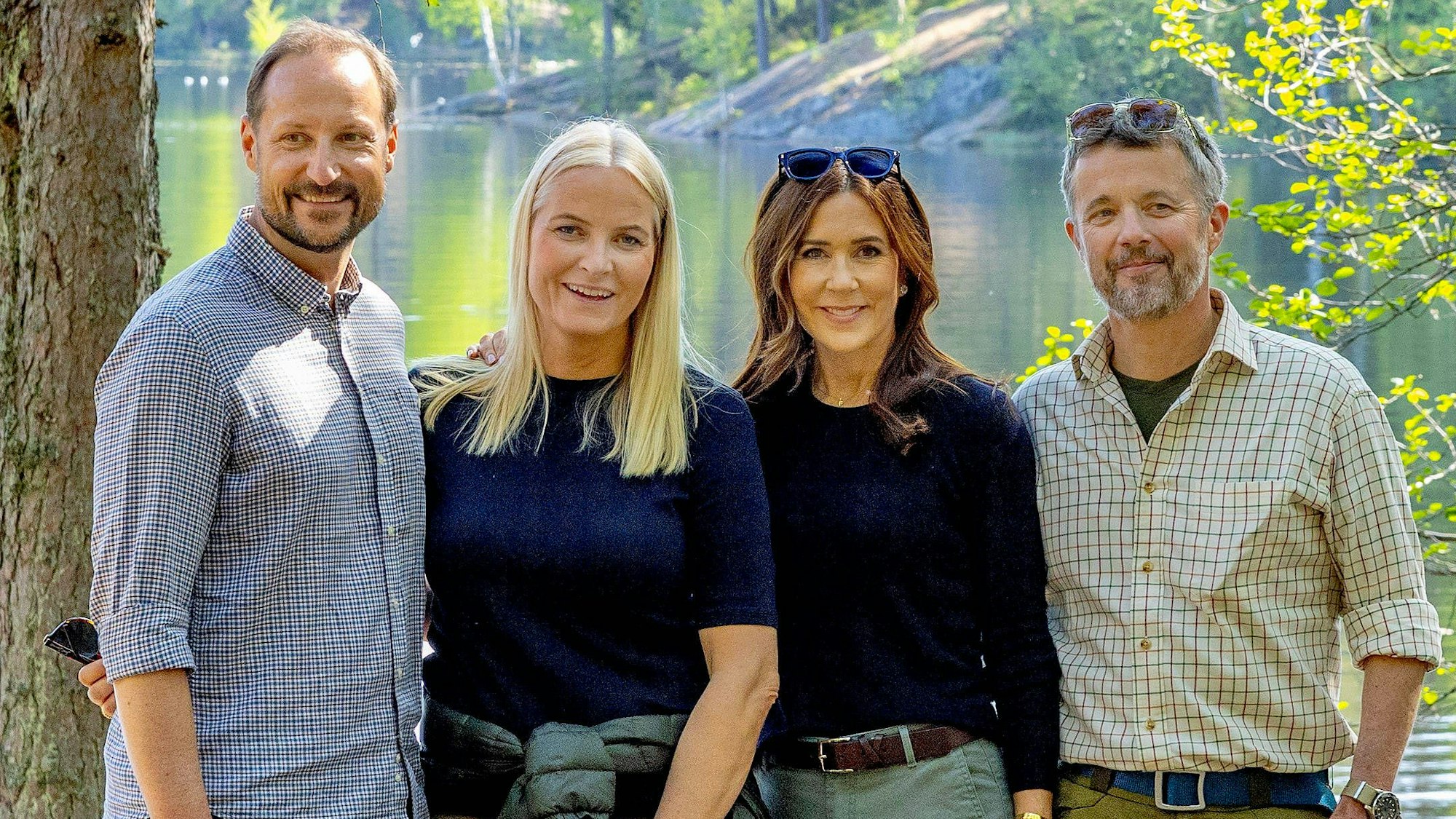 Königin Mary und König Frederik X. treffen am Ulsrudvann auf Kronprinz Haakon und Kronprinzessin Mette-Marit.
