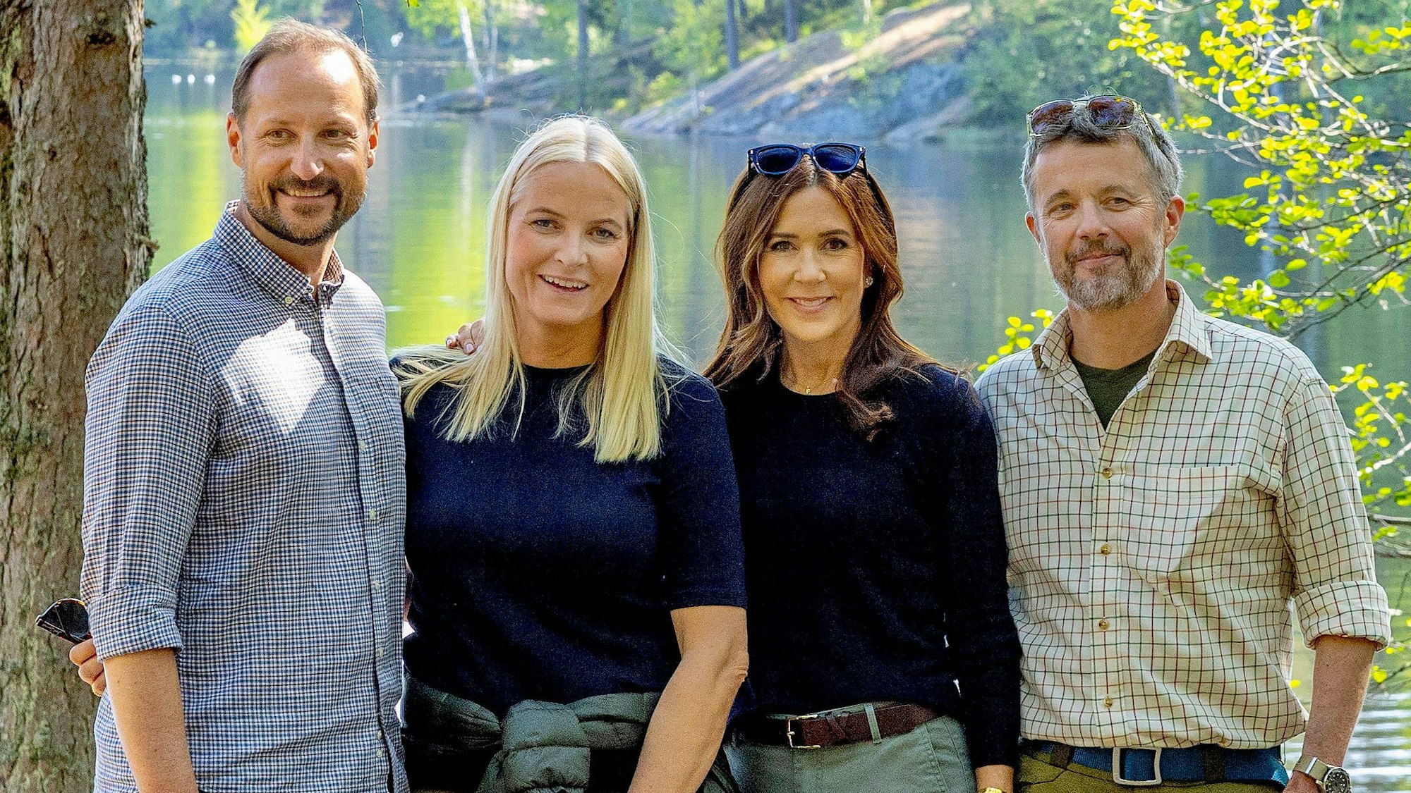 Beim Staatsbesuch 2024 lachten die Royals gemeinsam in die Kamera.