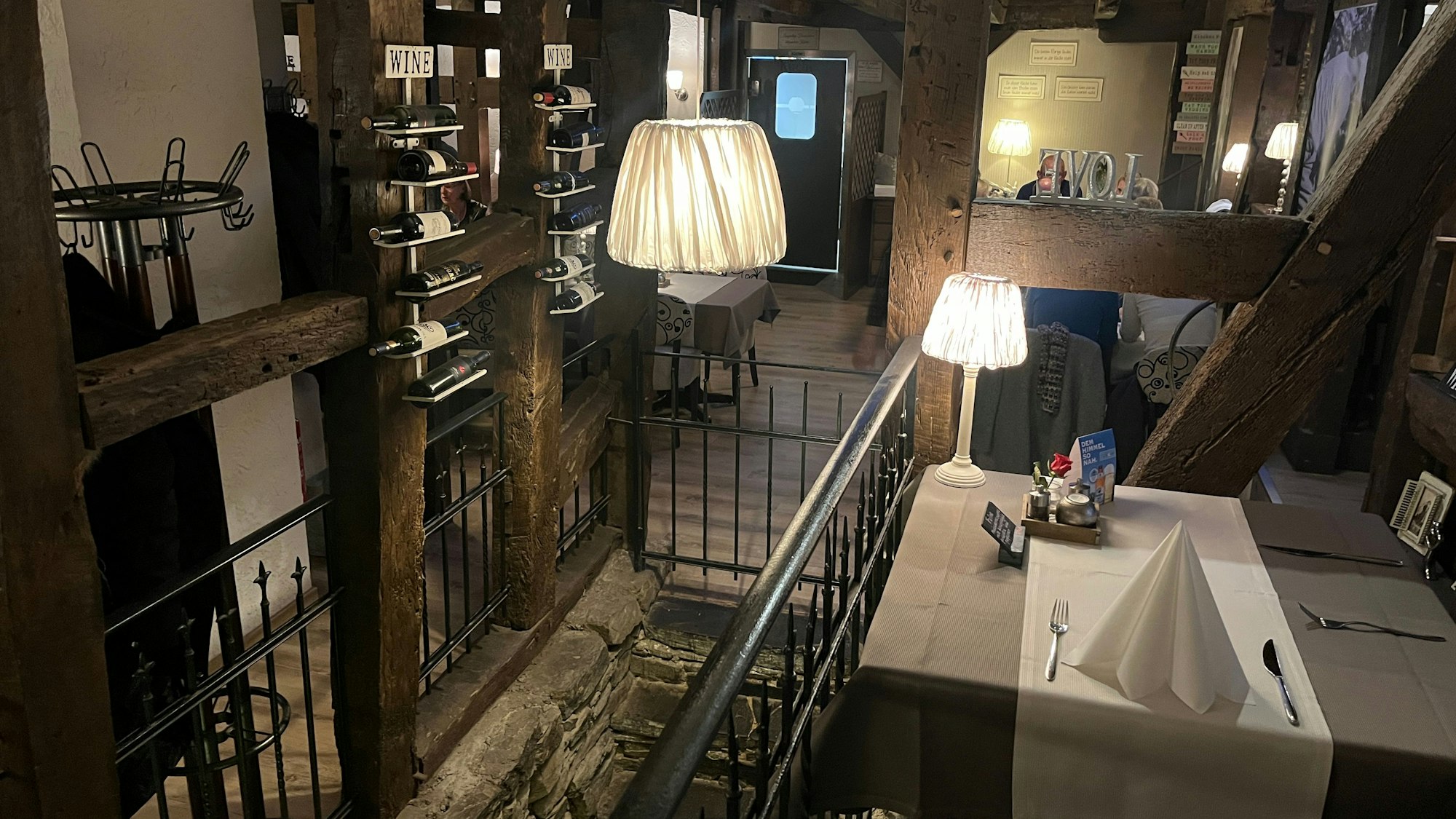 Das Driegiebelhaus in Hennef bietet gehobene und kreative kroatische Küche im historischen Ambiente an.