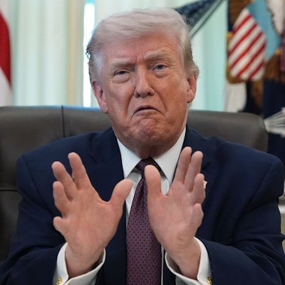 US-Präsident Donald Trump spricht im Oval Office des Weißen Hause. (Archivbild)