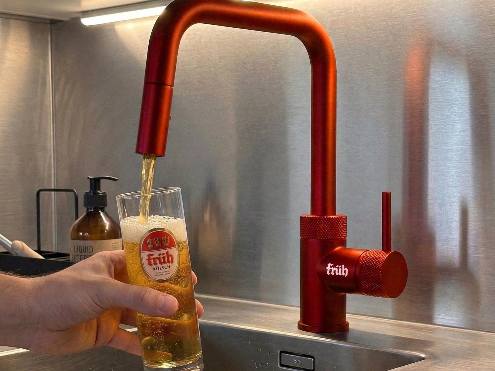 Das Kölsch soll aus einer eigenen Leitung direkt in der Küche zapfbar sein.