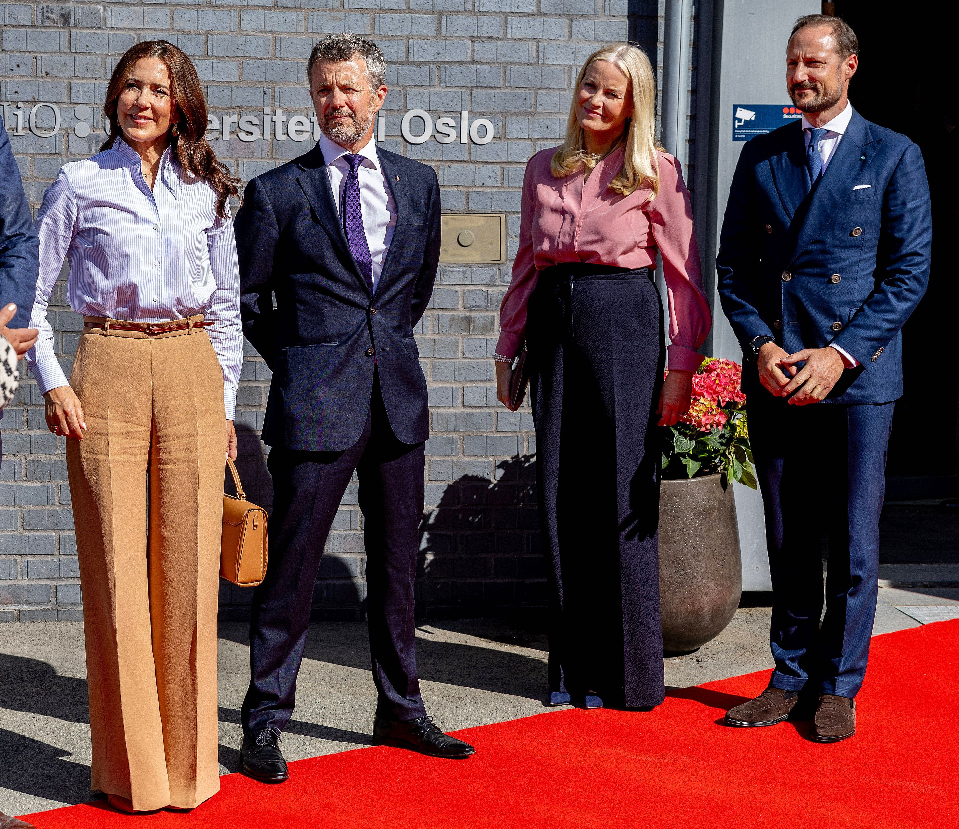 Königin Mary und König Frederik mit dem damaligen Kronprinz Haakon und Mette-Marit beim Staatsbesuch in Oslo im Mai 2024.