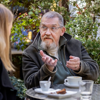 Dietmar Bär suchte sich für den Interviewtermin das Restaurant Osho's Place in Köln aus.