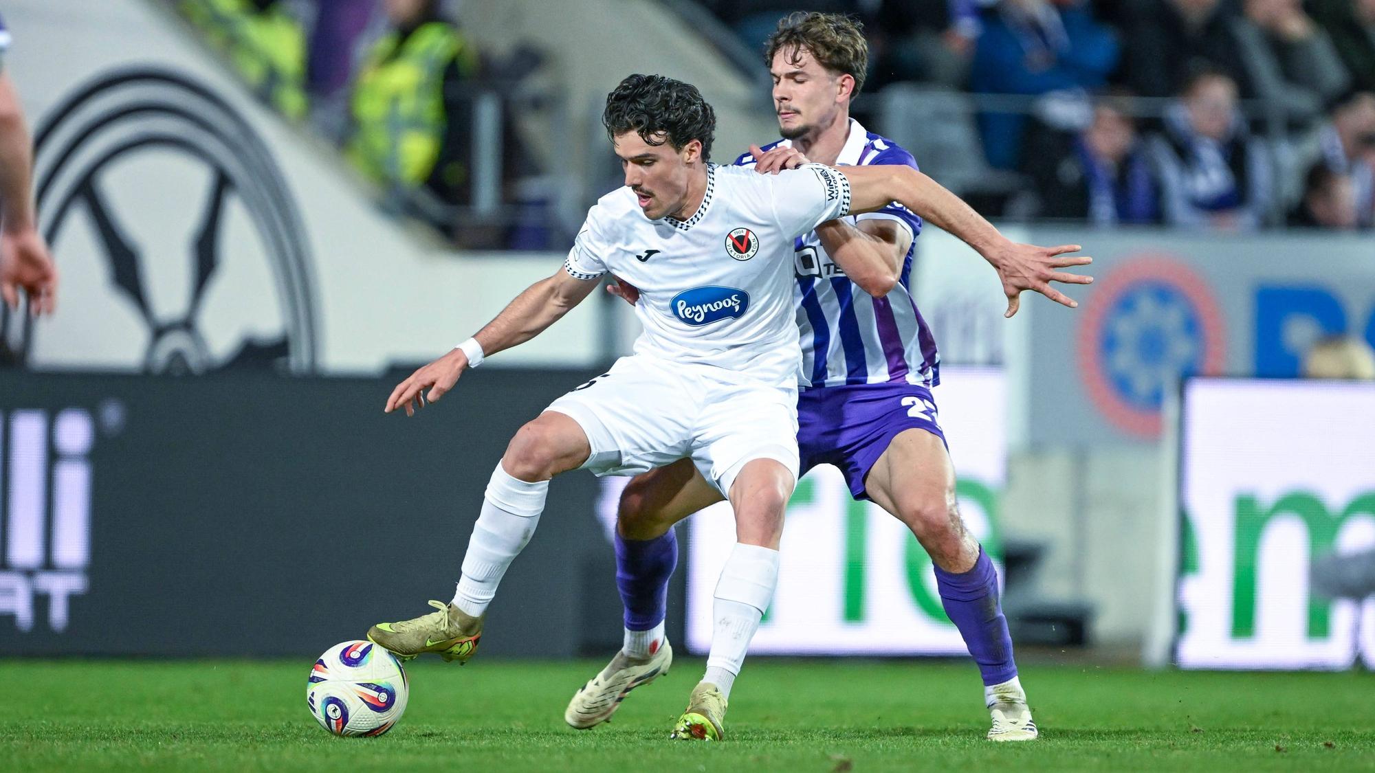 3. Liga - 25/26 - VfL Osnabrück - Viktoria Köln am 03.03.2026 an der Bremer Brücke in Osnabrück Leonhard Münst / Muenst Koeln im Zweikampf gegen Robin Fabinski Osnabrueck *** 3 Liga 25 26 VfL Osnabrück Viktoria Köln on 03 03 2026 at Bremer Brücke in Osnabrück Leonhard Münst Muenst Koeln in a duel against Robin Fabinski Osnabrueck MT