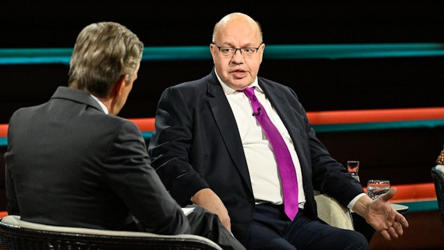 Ex-Bundeswirtschaftsminister Peter Altmaier lobte bei „Markus Lanz“ die Reformfähigkeit der Regierung unter Angela Merkel. (Bild: ZDF / Markus Hertrich)