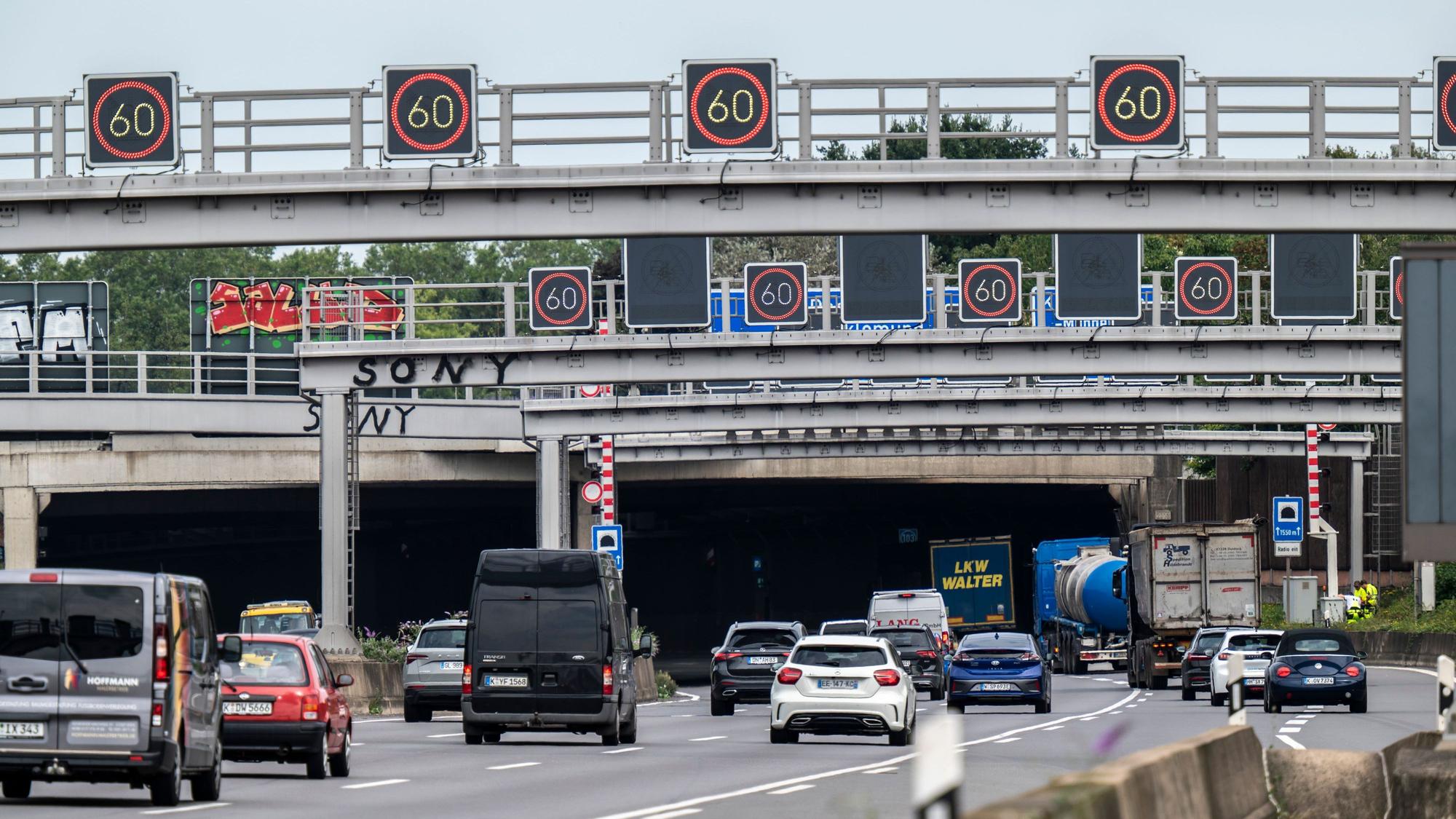 Bereits 2023 galt für mehrere Monate Tempo 60 im Lövenicher Tunnel. (Archivfoto)