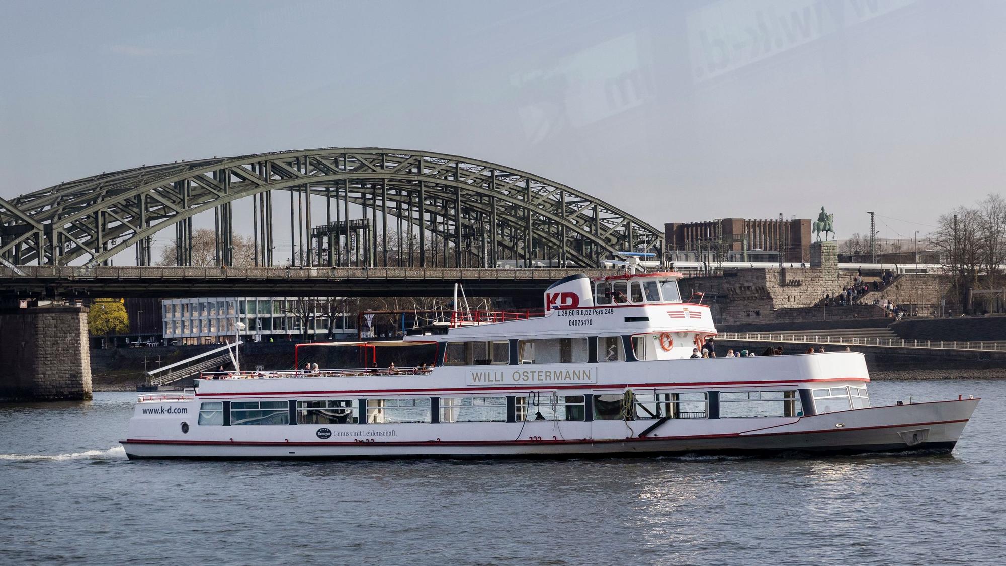 25.03.2026, Köln: Pressekonferenz zum Start der Köln-Düsseldorfer Deutsche Rheinschiffahrt (KD) zum Start in die Saison 2026.
Im Bild das KD-Schiff Willi Ostermann.
Foto: Michael Bause