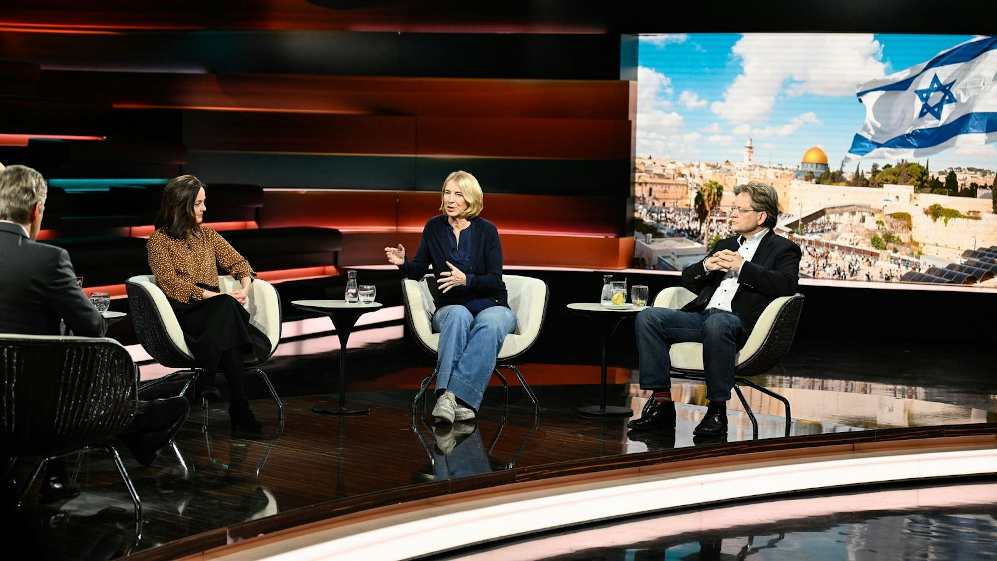 ZDF-Korrespondentin Katrin Eigendorf erklärte, dass die USA in den Irankrieg hineingestolpert seien. (Bild: ZDF / Markus Hertrich)