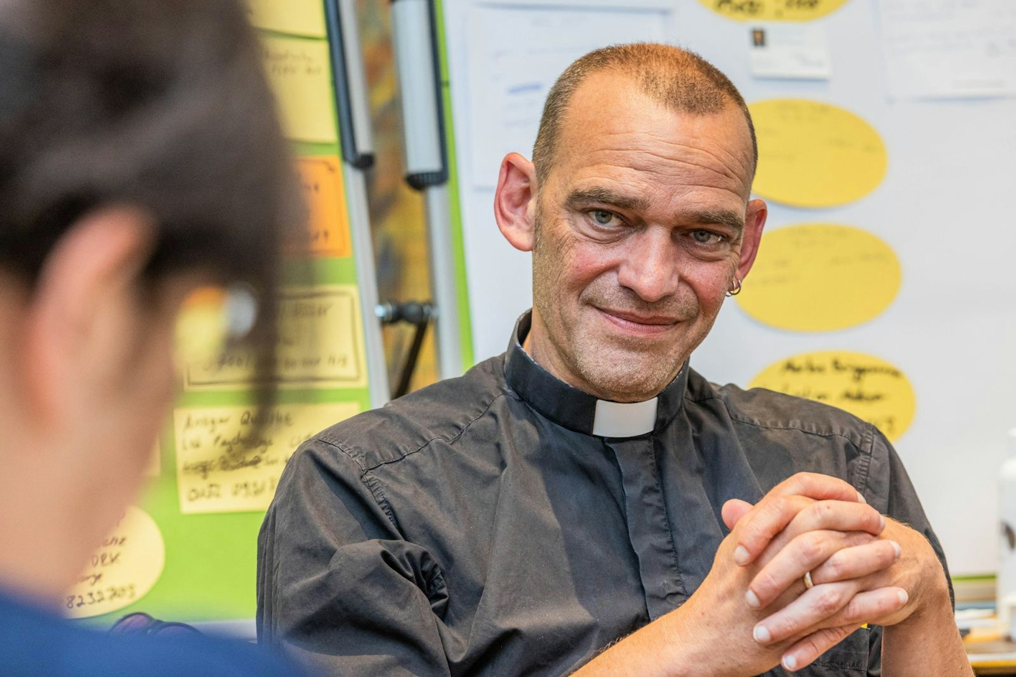 Albi Roebke findet Kraft und Halt in seinem Glauben. Die Osterfeiertage erinnern ihn daran, „dass es Hoffnung in allem Leid gibt“. (Bild: ZDF/Kirchenkreis Bonn/M. Böschemeyer)