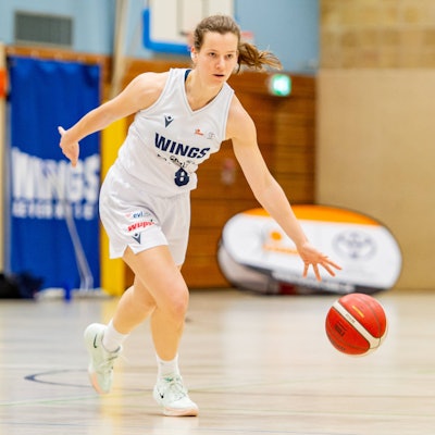 Zoe Hartmann Wings Leverkusen,No.08 am Ball DEU, Leverkusen, 14.12.2025 Basketball, Damen 2.Bundesliga Nord, 12. Spieltag, Wings Leverkusen - TUS Lichterfelde *** Zoe Hartmann Wings Leverkusen,No 08 on the ball DEU, Leverkusen, 14 12 2025 Basketball, Women 2 Bundesliga Nord, 12 Matchday, Wings Leverkusen TUS Lichterfelde