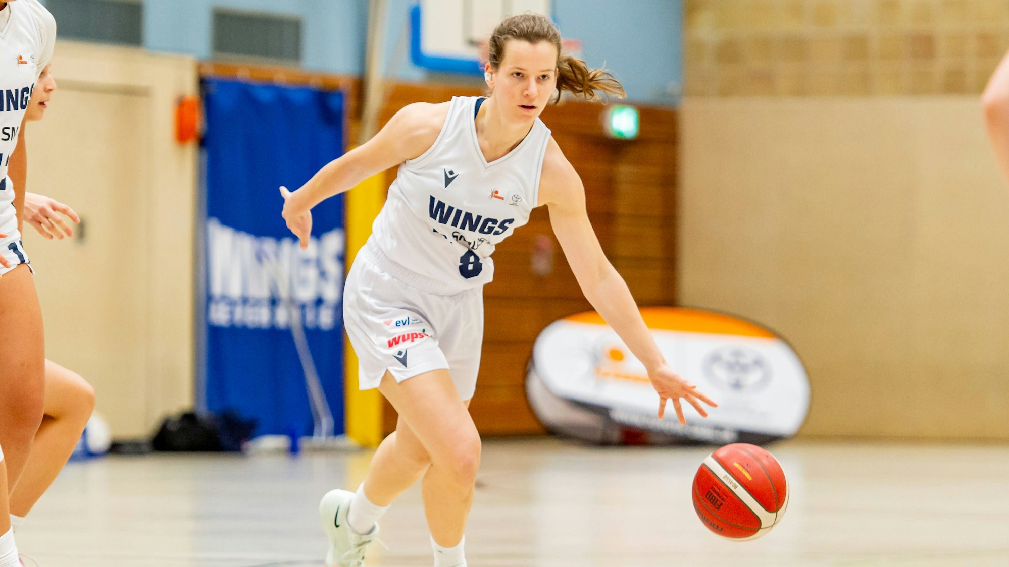 Zoe Hartmann Wings Leverkusen,No.08 am Ball DEU, Leverkusen, 14.12.2025 Basketball, Damen 2.Bundesliga Nord, 12. Spieltag, Wings Leverkusen - TUS Lichterfelde *** Zoe Hartmann Wings Leverkusen,No 08 on the ball DEU, Leverkusen, 14 12 2025 Basketball, Women 2 Bundesliga Nord, 12 Matchday, Wings Leverkusen TUS Lichterfelde