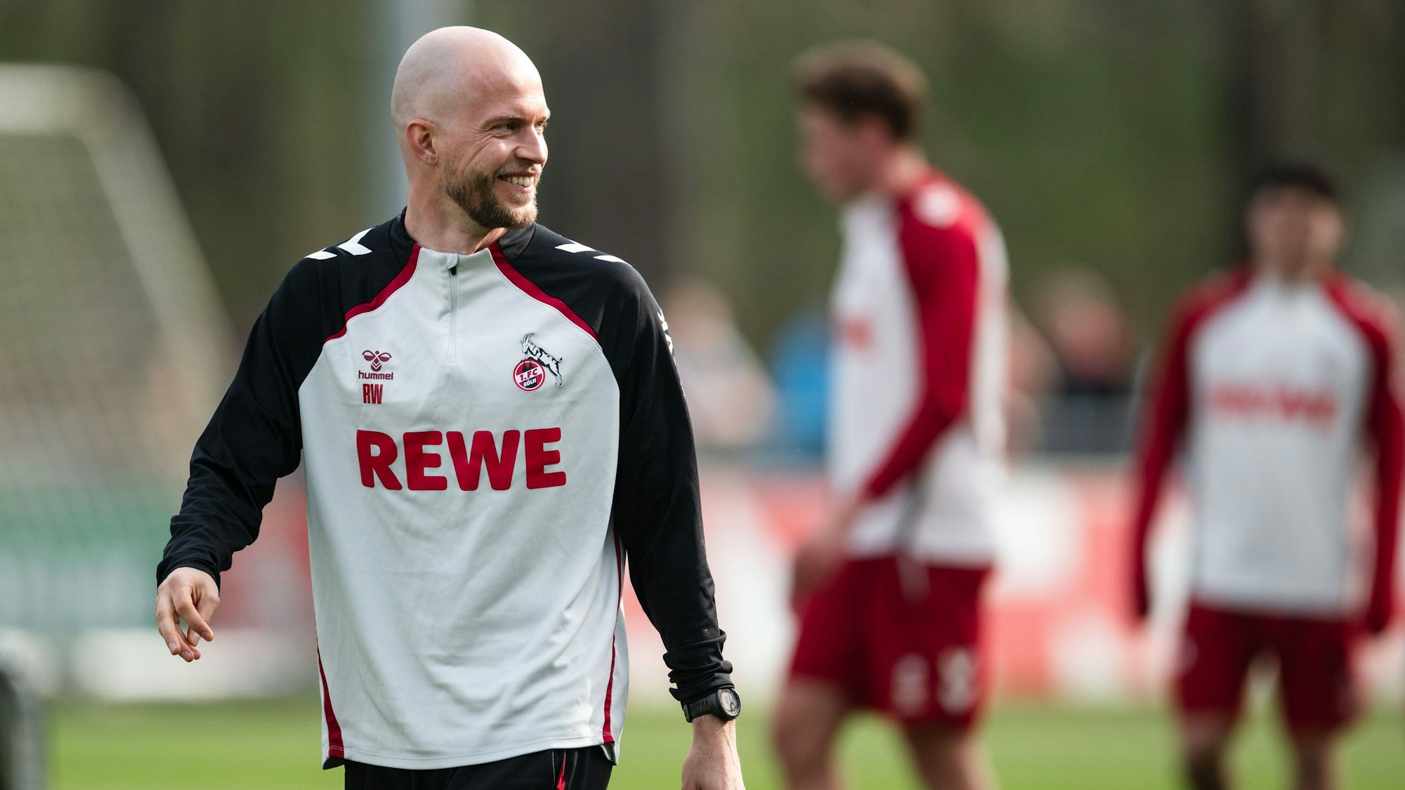 Seit knapp zwei Wochen ist René Wagner Cheftrainer des 1. FC Köln, am Ostersonntag steht das Spiel in Frankfurt an.