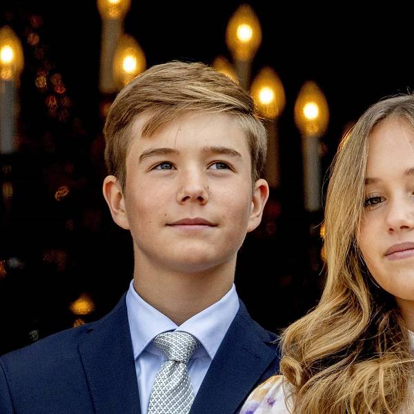 Prinz Vincent und Prinzessin Josephine schauen in die Ferne.