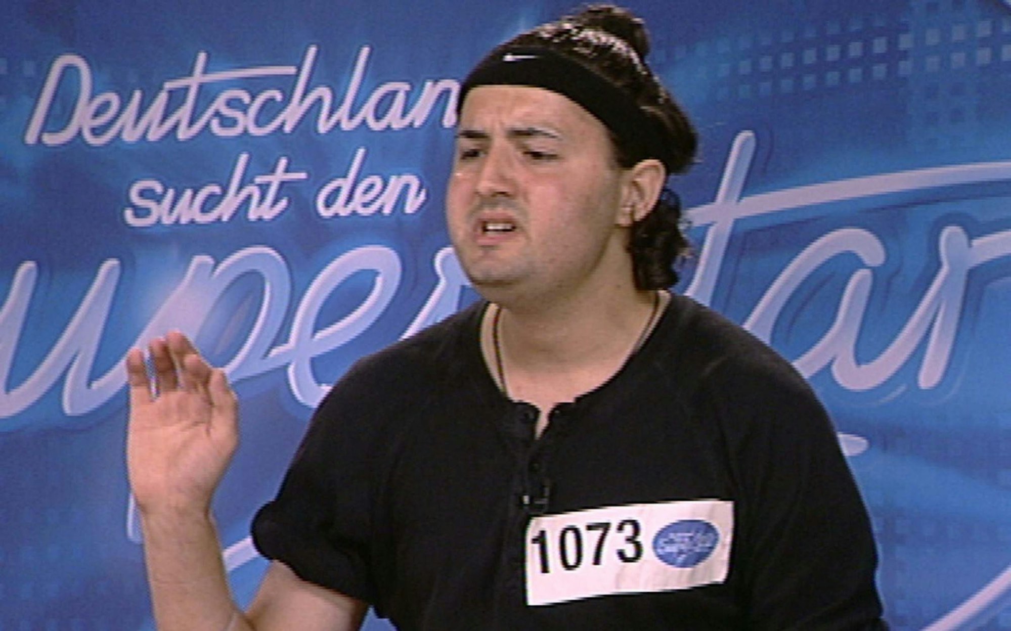 Ist er in Wirklichkeit der größte Star, den DSDS in 20 Jahren hervorbrachte? Kein Kandidat war - trotz mangelnden Gesangstalents - so hartnäckig wie Menderes Bagci. (Bild: RTL)
