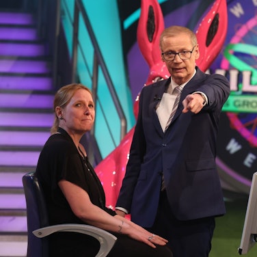 Schon vor ihrer ersten Frage beim ersten Teil des großen Oster-Special war Bianka Raab ihr Auftritt peinlich. Wie alle anderen Kandidaten wusste sie davor nicht, dass sie auf die Bühne kommen wird. Sie erspielte 16.000 Euro. (Bild: RTL / Ralf Juergens)