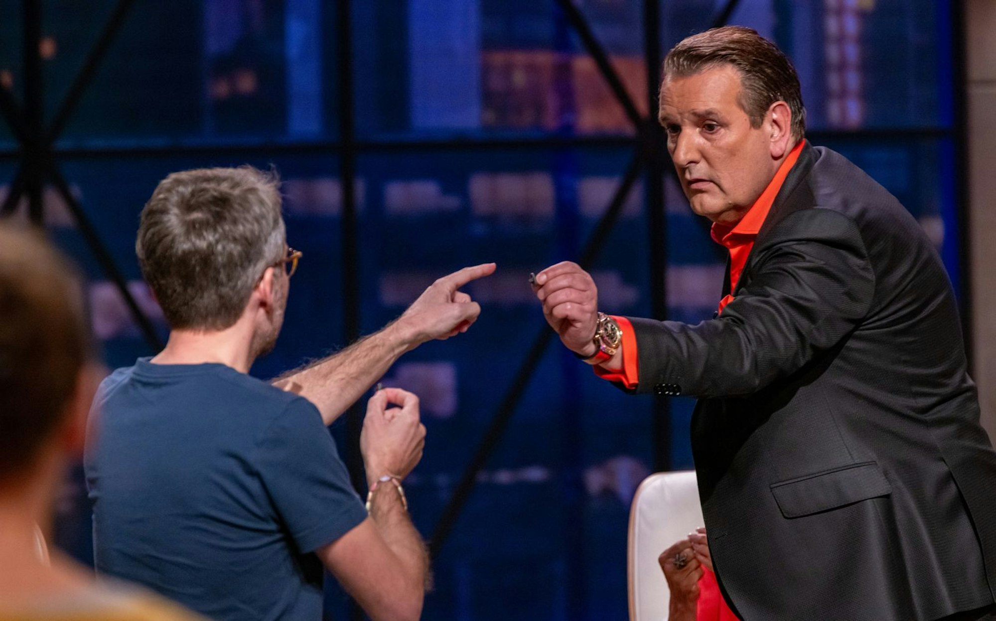 Ralf Dümmel (rechts) ist von Ingasis Innovation überzeugt - das sind aber nicht alle VOX-Löwen. (Bild: RTL / Bernd-Michael Maurer )