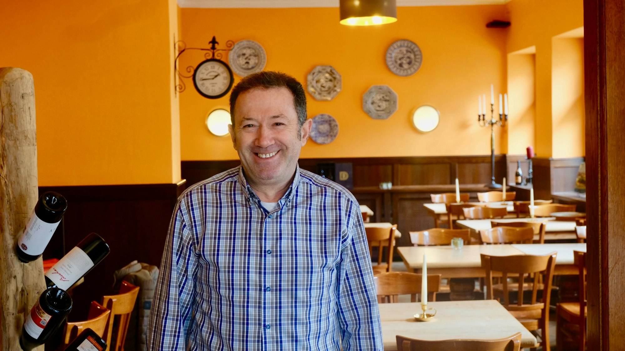 Fernando Castanheira in seinem neuen Restaurant in Sülz.