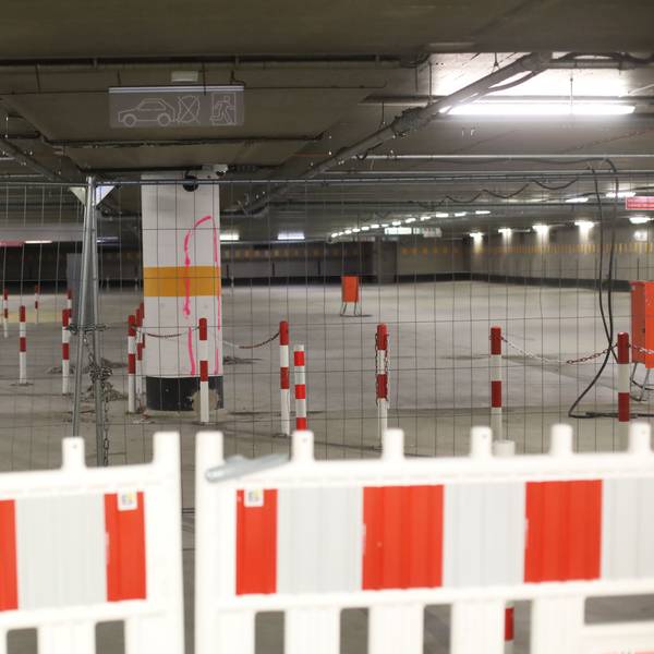 Das Bild zeigt einen Blick in die Tiefgarage aus dem Oktober 2025.