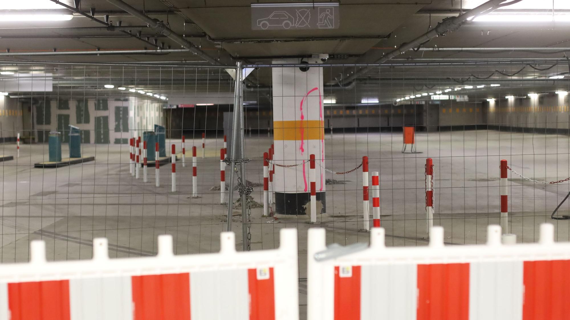 Die Stadt führt weitere Arbeiten in der Tiefgarage Am Dom durch. Es kommt zu Sperrungen.