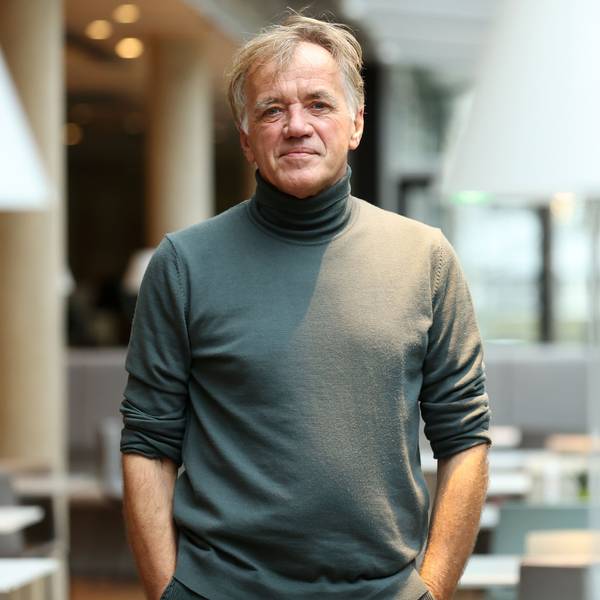 Norbert Oberhaus schaut in die Kamera.
